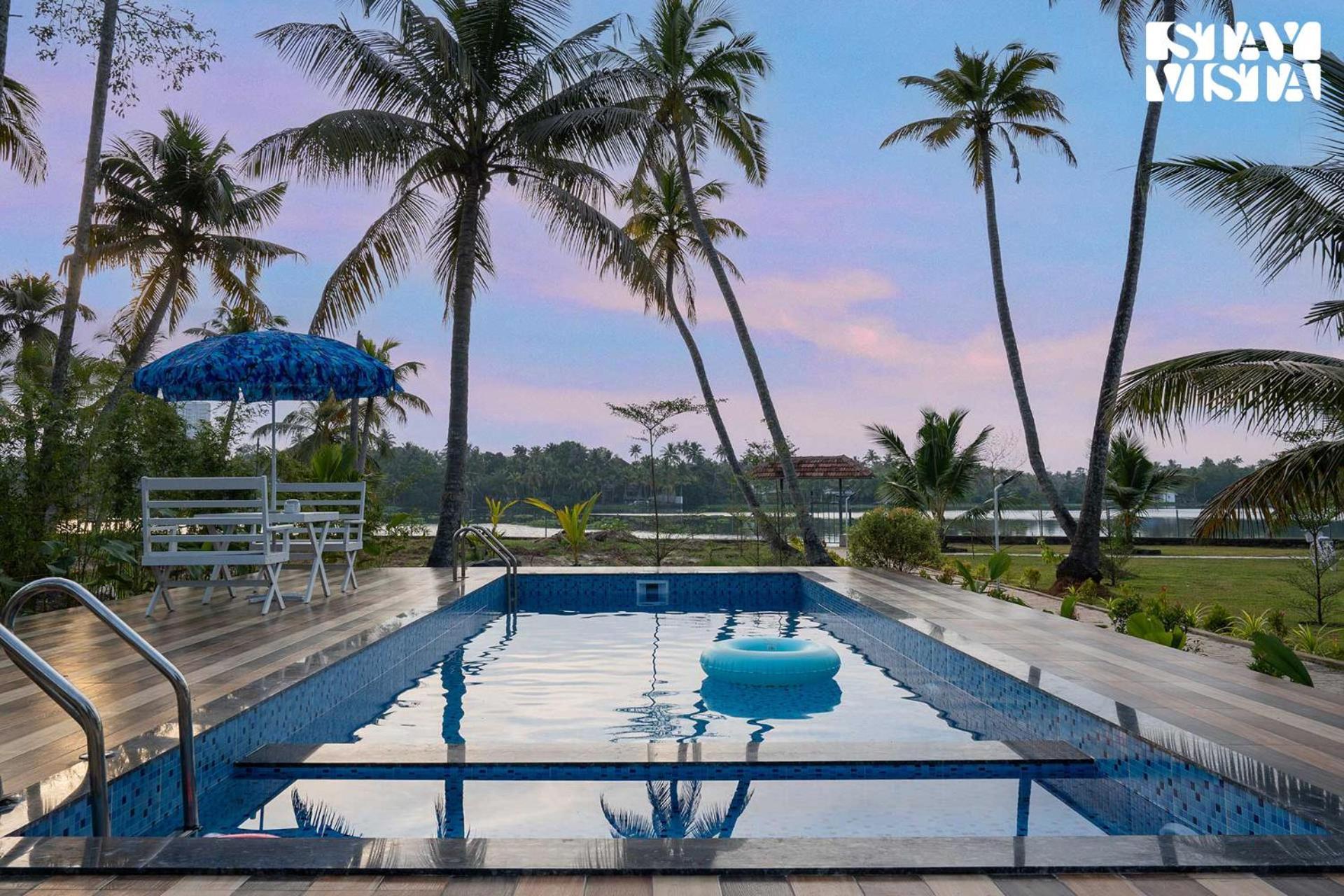 Aqua Vista Riverview By Stayvista - Private Pool Kochi Buitenkant foto